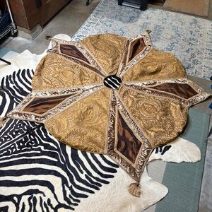 FrontGate Holiday Collection Tree Skirt 66" Tassels Gold Brown Brocade Velvet
